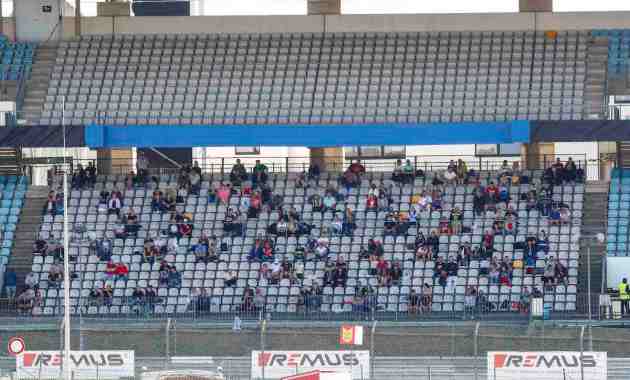 Zuschauer mit Corona Abstand,DTM Nürburgring 2020 ©DTM,by Hoch Zwei